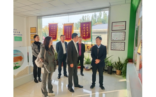 金鳳區(qū)黨委常委、統(tǒng)戰(zhàn)部部長韓廷鋒蒞臨銀川伊百盛調(diào)研民族團(tuán)結(jié)進(jìn)步創(chuàng)建工作